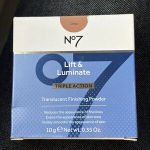 No7 Lift & Luminate Translucent Finishing Powder triple action Deep